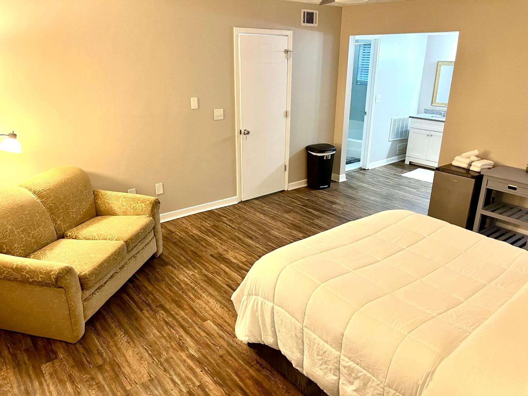 By Month Apartment *