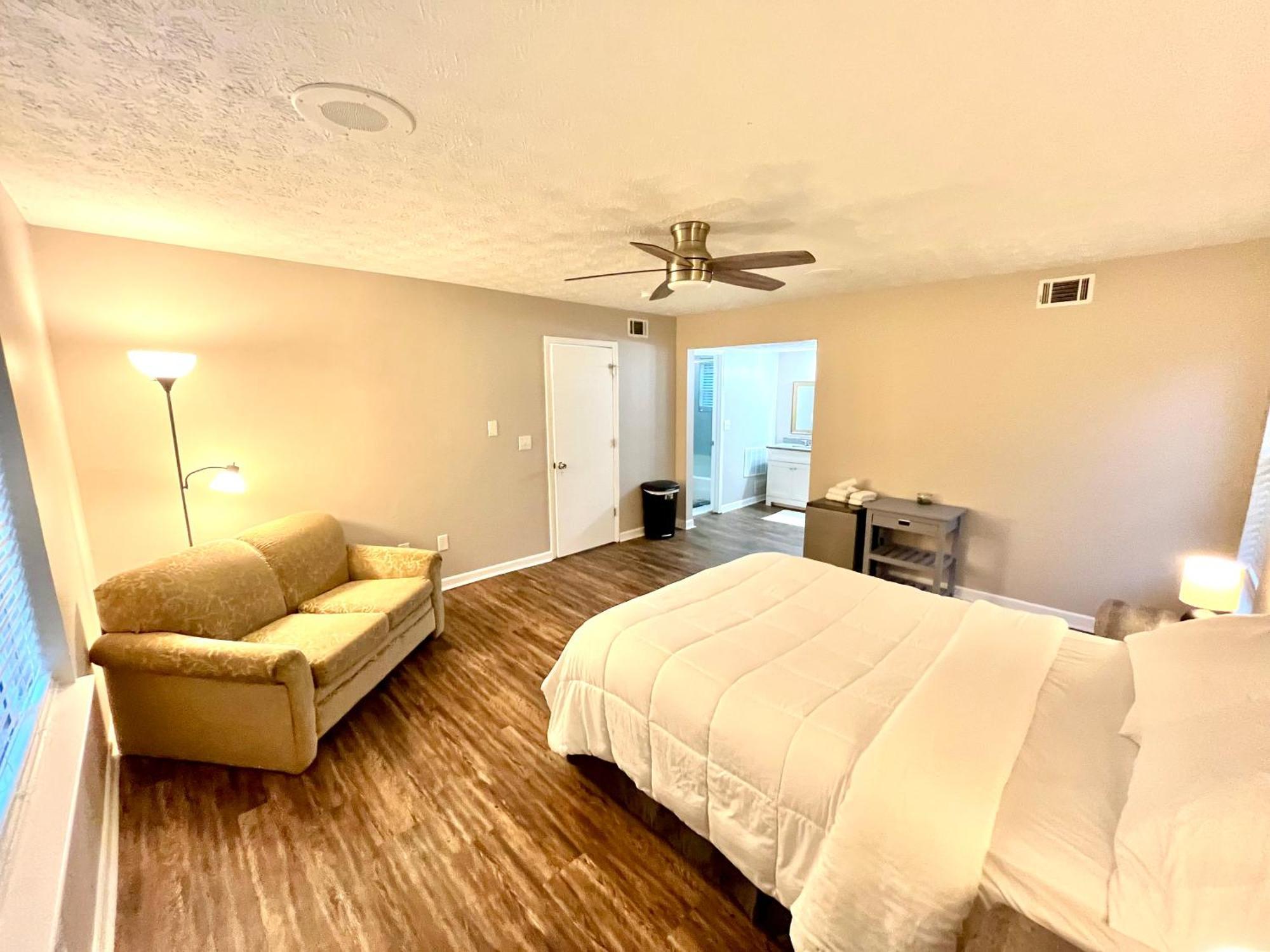 By Month Apartment *